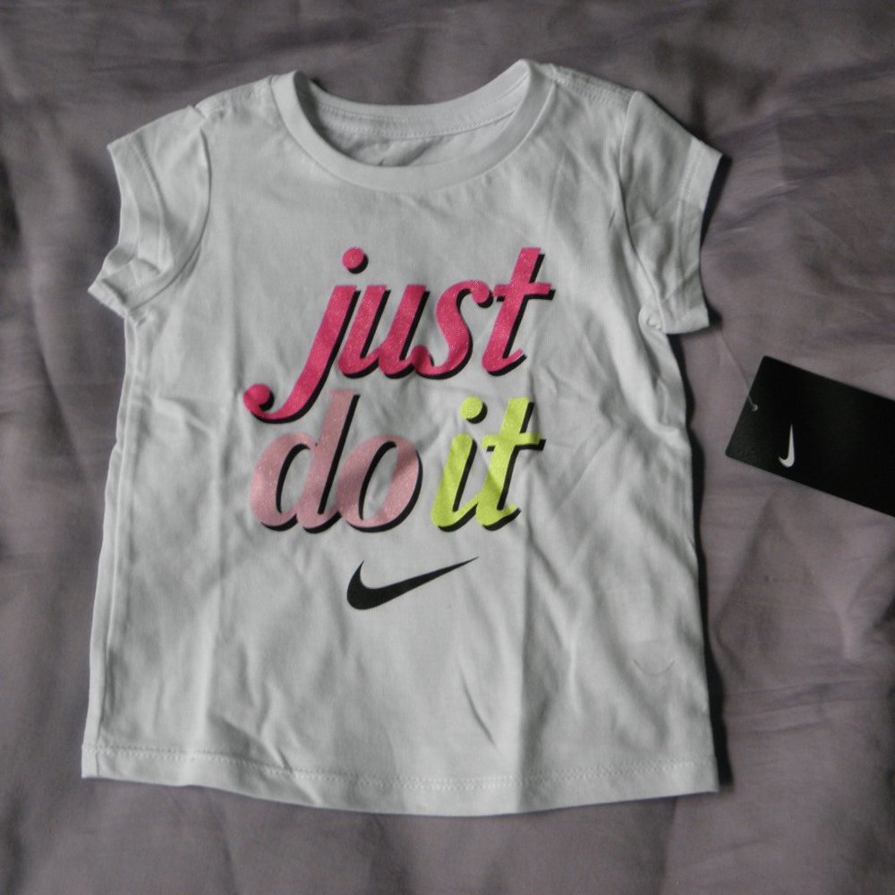 NWT Nike White T-Shirt 2T
